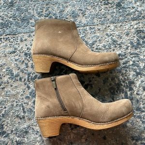 Dansko Maria booties 39 (9)